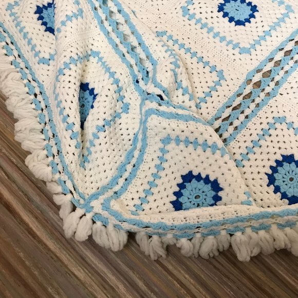 Granny Square Crochet Loveseat Sofa Chair Shape Cover Vintage Phentex Blue/White - Picture 2 of 5